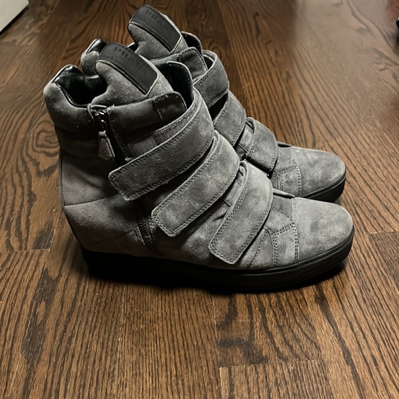 Authentic Prada platform ankle boots - Picture 3 of 7